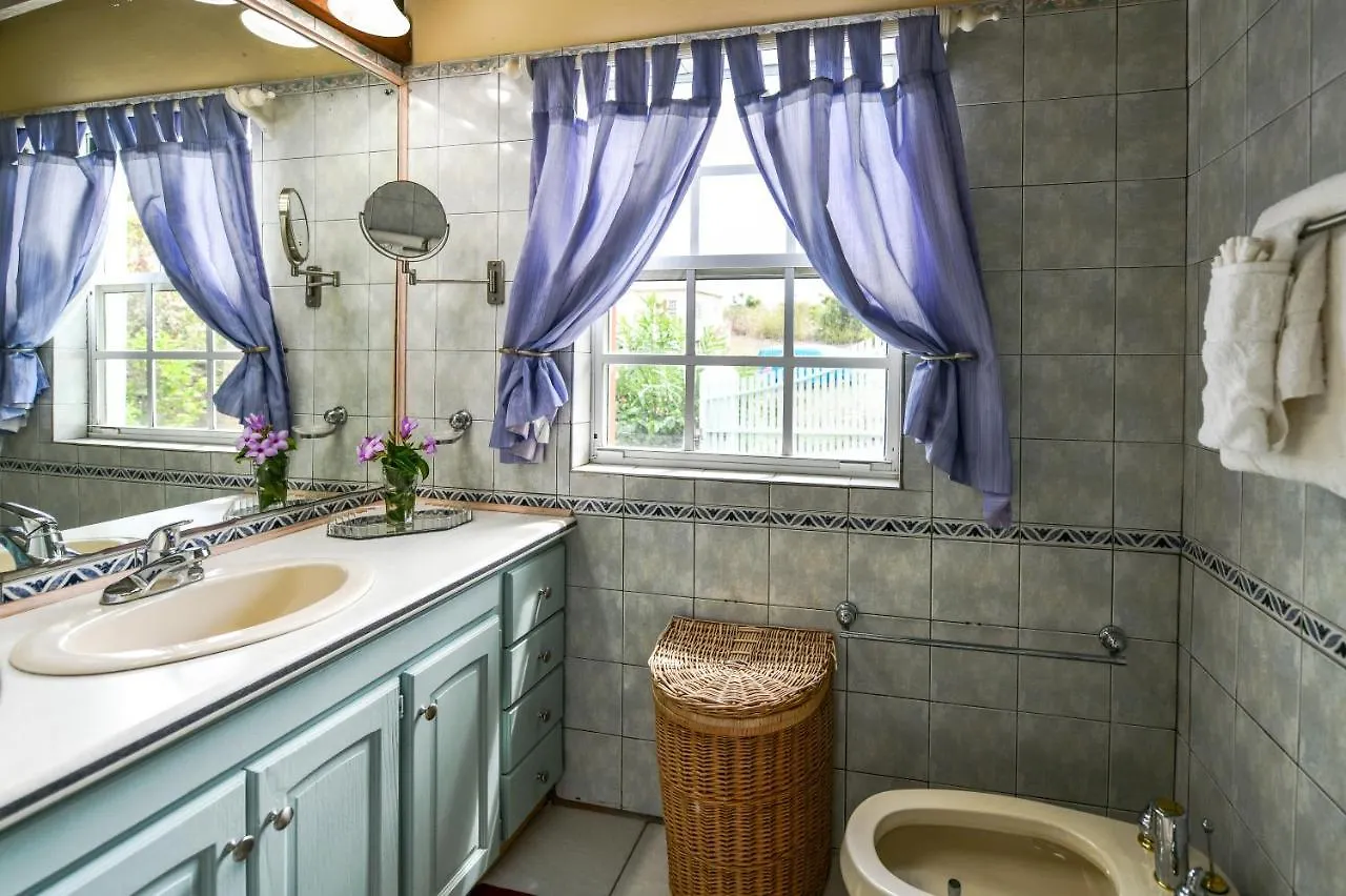 Little Rock Cottage Cobbs Cross